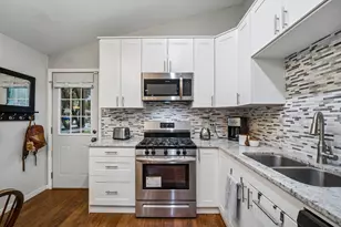 [Address not provided], Buffalo Grove, IL 60089 - Photo 4