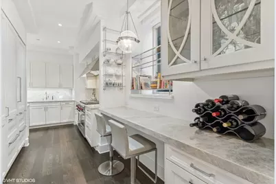 118 E Erie Street #27G, Chicago, IL 60611 - Photo 14