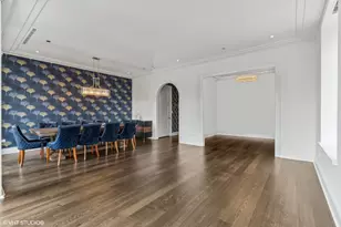 118 E Erie St, Chicago, IL 60611 - Photo 8
