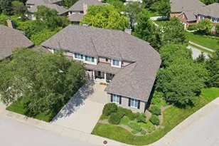2004 Claridge Ct, Northbrook, IL 60062 - Photo 2