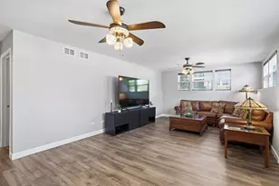 5560 Cambridge Way, Hanover Park, IL 60133 - Photo 38