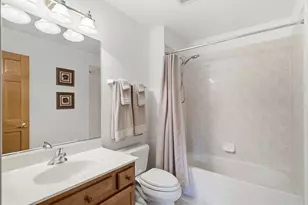 5560 Cambridge Way, Hanover Park, IL 60133 - Photo 30