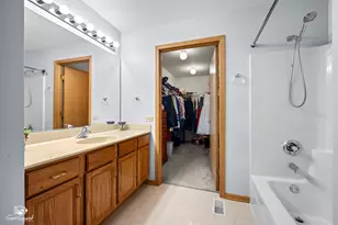 1716 Willow Cir Dr, Crest Hill, IL 60403 - Photo 16