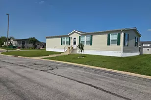 839 Long Oak Rd, Manteno, IL 60950 - Photo 1