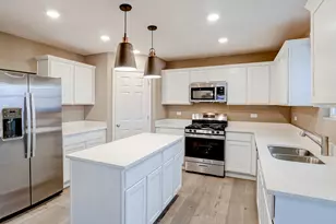 146 Piper Glen Ave, Oswego, IL 60543 - Photo 8