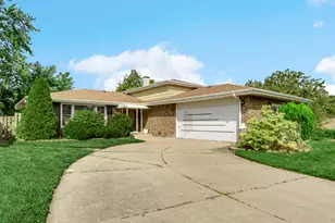 544 Thornwood Dr, South Holland, IL 60473 - Photo 1