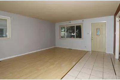 727 Longfellow Lane, Mundelein, IL 60060 - Photo 10