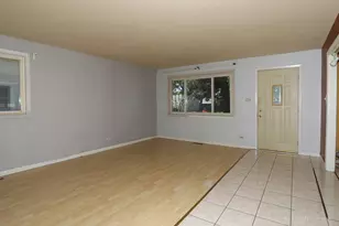 727 Longfellow Ln, Mundelein, IL 60060 - Photo 10