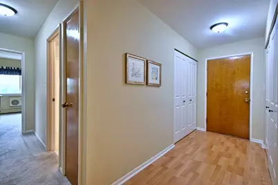 1321 S Finley Road #422, Lombard, IL 60148 - Photo 8