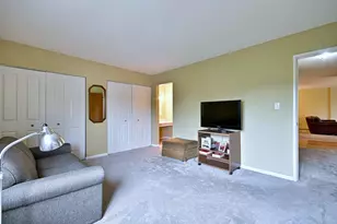 1321 S Finley Rd, Lombard, IL 60148 - Photo 24
