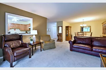 1321 S Finley Road #422, Lombard, IL 60148 - Photo 18