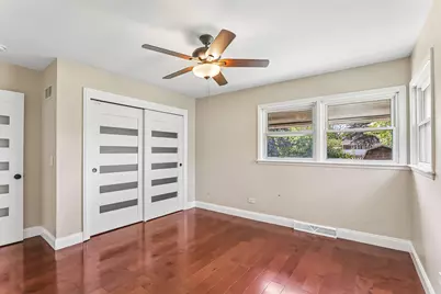 807 E Golfview Drive, Mount Prospect, IL 60056 - Photo 14