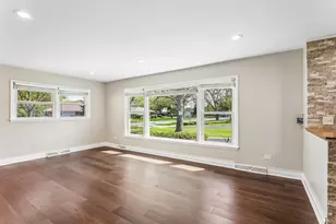 807 E Golfview Dr, Mount Prospect, IL 60056 - Photo 4