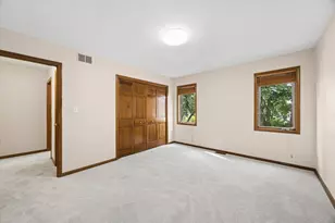 5711 Fox Gate Ln, Hinsdale, IL 60521 - Photo 12