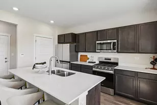 2903 Savana Dr, Joliet, IL 60435 - Photo 2