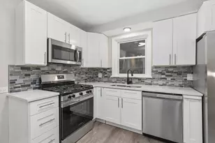 10106 S Crandon Ave, Chicago, IL 60617 - Photo 6