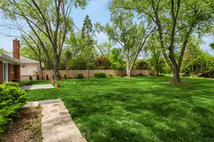 1010 W Elm St, Palatine, IL 60067 - Photo 26