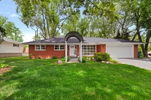 1010 W Elm St, Palatine, IL 60067 - Photo 2