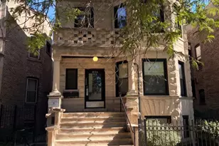 834 W Waveland Ave, Chicago, IL 60613 - Photo 1