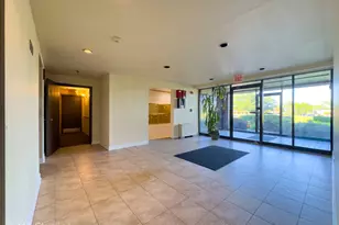 6 Villa Verde Dr, Buffalo Grove, IL 60089 - Photo 4