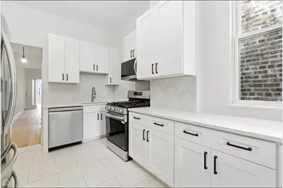 909 W Addison Street #2, Chicago, IL 60613 - Photo 2