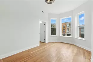 909 W Addison St, Chicago, IL 60613 - Photo 4