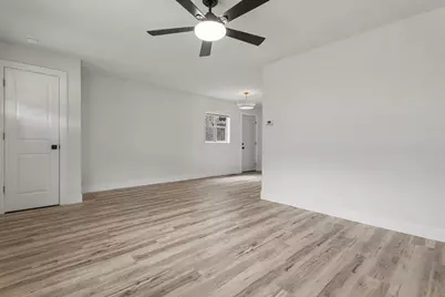 8308 S Anthony Avenue, Chicago, IL 60617 - Photo 2