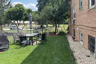 16W780 57th St, Clarendon Hills, IL 60514 - Photo 18