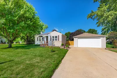 380 Charlotte Avenue, Crystal Lake, IL 60014 - Photo 1