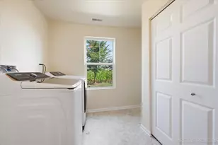 806 Finley Dr, Aurora, IL 60504 - Photo 4