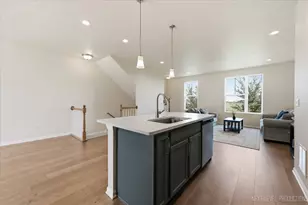 806 Finley Dr, Aurora, IL 60504 - Photo 12