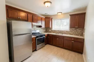 2605 W Fitch Ave, Chicago, IL 60645 - Photo 2