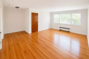 2605 W Fitch Ave, Chicago, IL 60645 - Photo 4