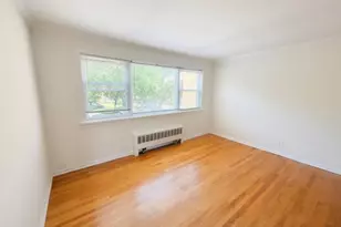 2605 W Fitch Ave, Chicago, IL 60645 - Photo 6
