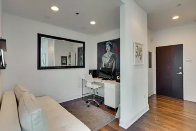 110 W Superior Street #1004, Chicago, IL 60610 - Photo 14