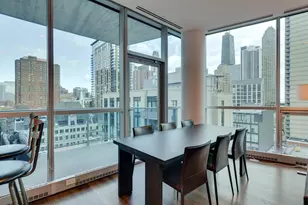 110 W Superior St, Chicago, IL 60610 - Photo 10