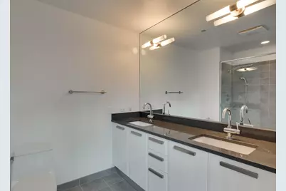 110 W Superior Street #1004, Chicago, IL 60610 - Photo 16