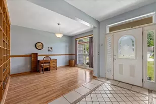 507 Benedict Dr, Poplar Grove, IL 61065 - Photo 4