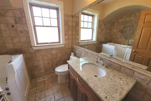 2151 W Granville Ave, Chicago, IL 60659 - Photo 10