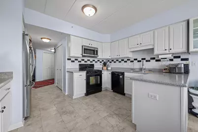 8515 Woodward Avenue #303, Woodridge, IL 60517 - Photo 4