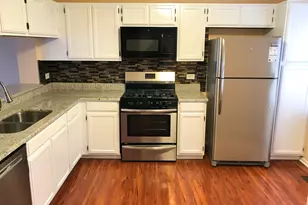 1602 Vermont Dr, Elk Grove Village, IL 60007 - Photo 4
