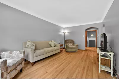 10016 S Clifton Park Avenue, Evergreen Park, IL 60805 - Photo 4