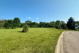 3268 Meadow Dr, Park City, IL 60085 - Photo 24