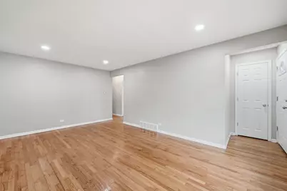 9700 S Torrence Avenue, Chicago, IL 60617 - Photo 4