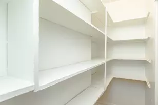 4426 N St Louis Ave, Chicago, IL 60625 - Photo 8