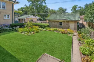 2454 W Morse Ave, Chicago, IL 60645 - Photo 28