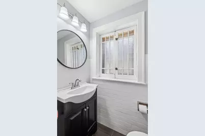 2454 W Morse Avenue, Chicago, IL 60645 - Photo 12