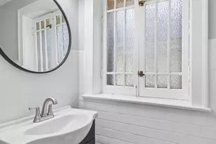 2454 W Morse Ave, Chicago, IL 60645 - Photo 12