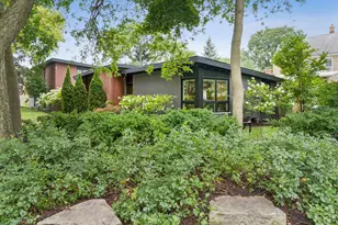 1720 Washington St, Evanston, IL 60202 - Photo 2