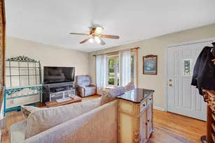 201 N William St, Mount Prospect, IL 60056 - Photo 4
